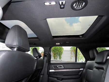 Ford Explorer — photo 17