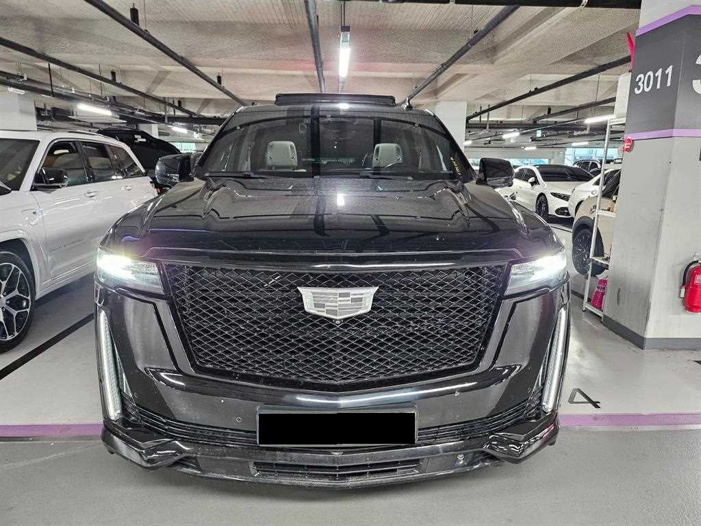 Cadillac Escalade — photo 01
