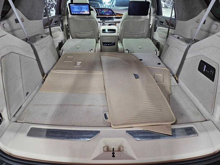 Cadillac Escalade — photo 04