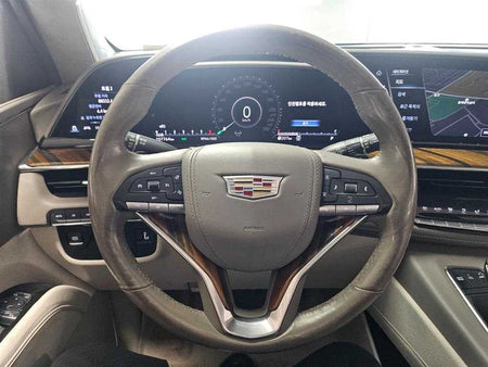 Cadillac Escalade — photo 05