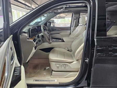 Cadillac Escalade — photo 13