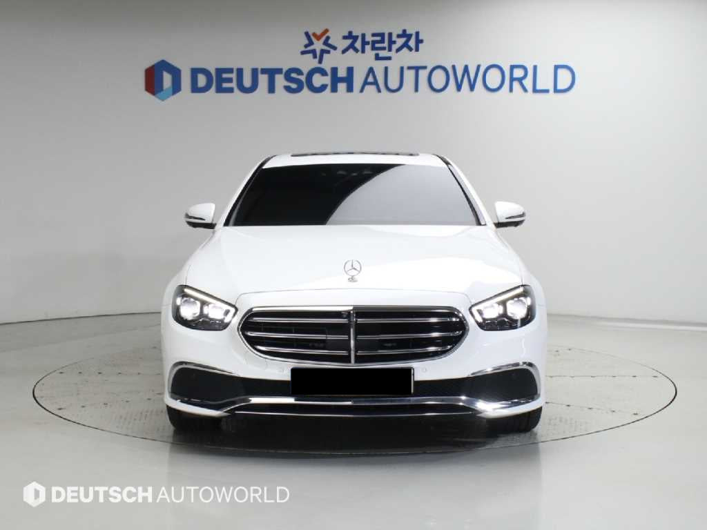 Mercedes-Benz E-Class — photo 03