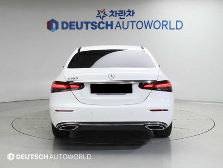 Mercedes-Benz E-Class — photo 04