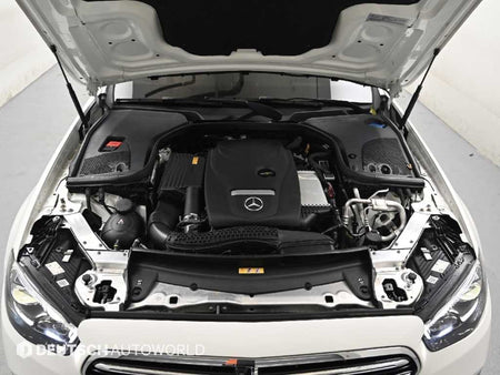 Mercedes-Benz E-Class — photo 06