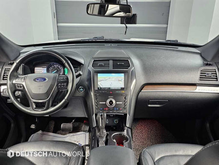 Ford Explorer — photo 07