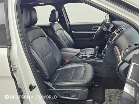 Ford Explorer — photo 10