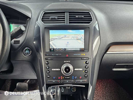 Ford Explorer — photo 14