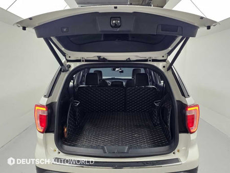 Ford Explorer — photo 19