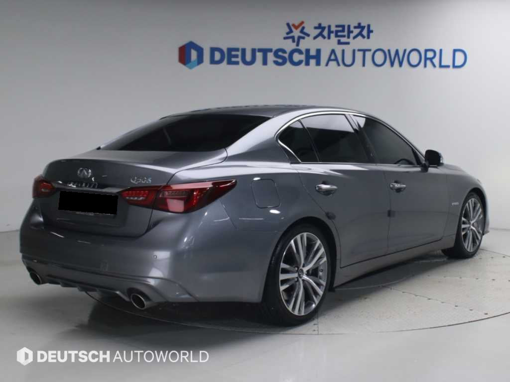 Infiniti Q50 — photo 02