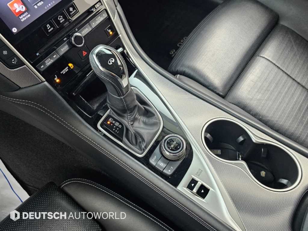 Infiniti Q50 — photo 09