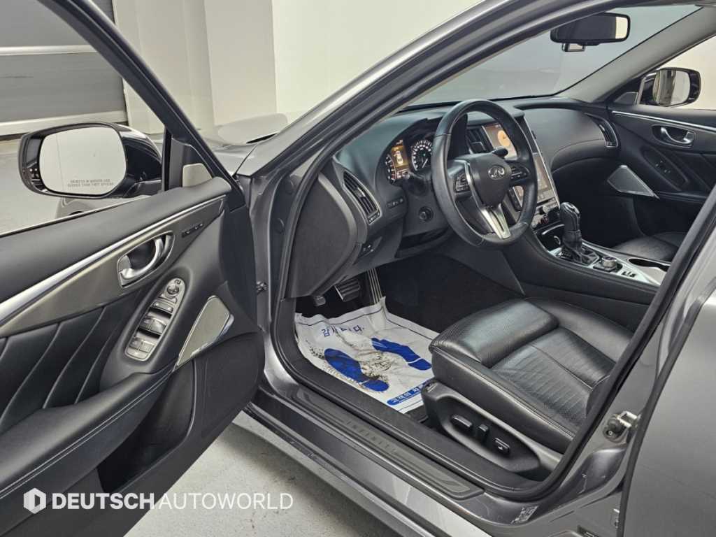 Infiniti Q50 — photo 11