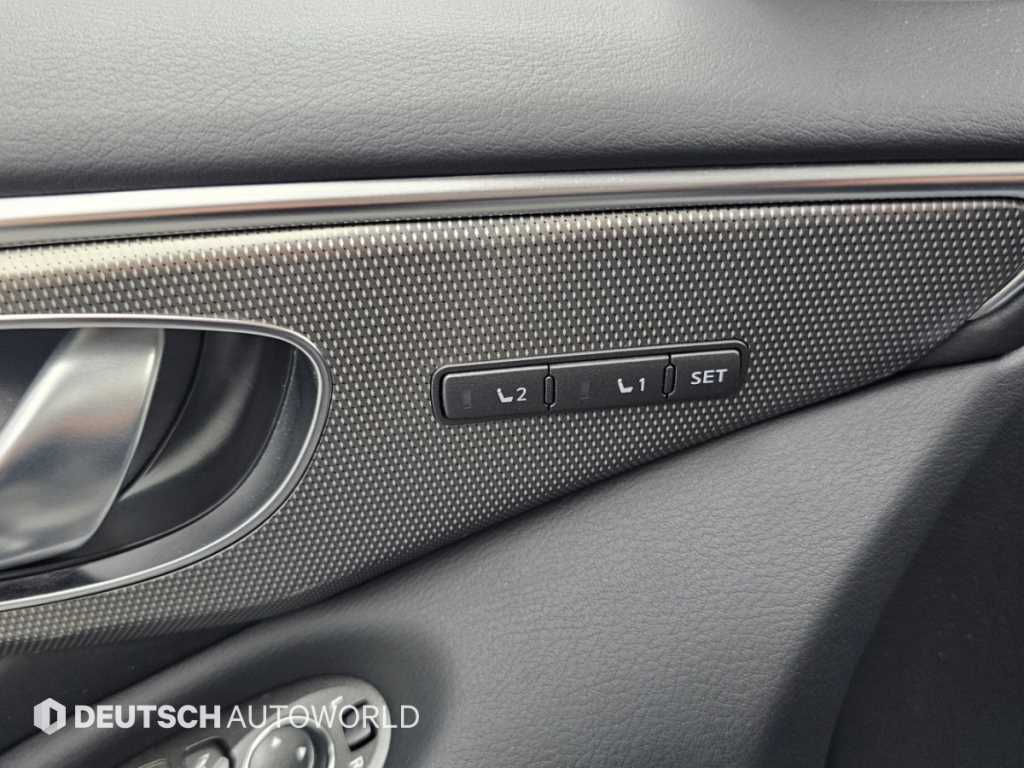 Infiniti Q50 — photo 16