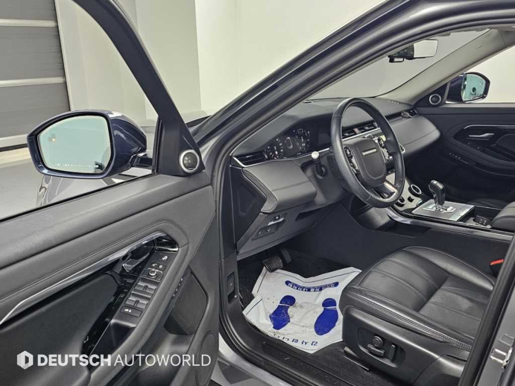 Land Rover Range Rover Evoque — photo 11