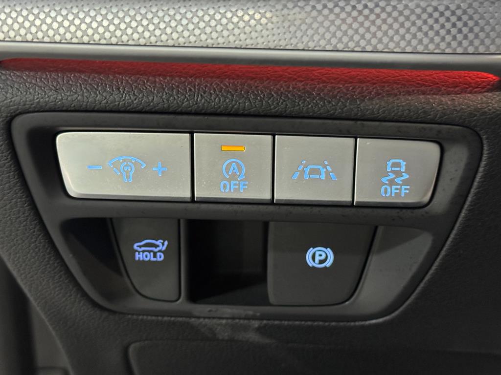 Genesis G80 — photo 16