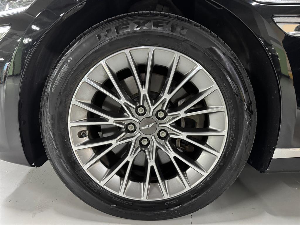 Genesis G80 — photo 19