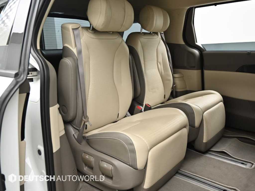 Kia Carnival — photo 12