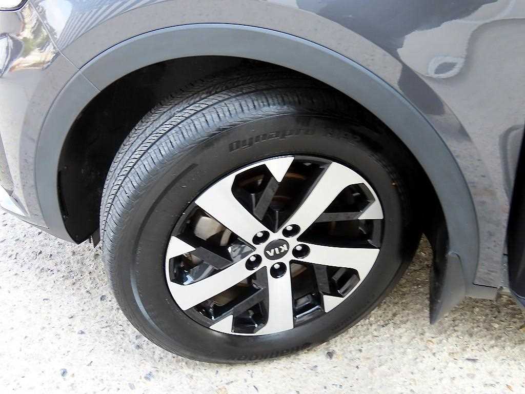Kia Sorento — photo 20