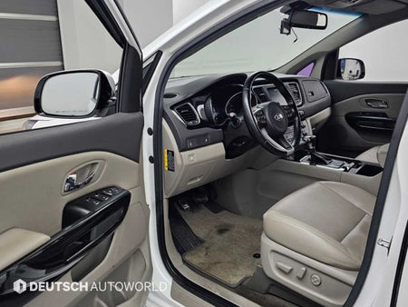 Kia Carnival — photo 11