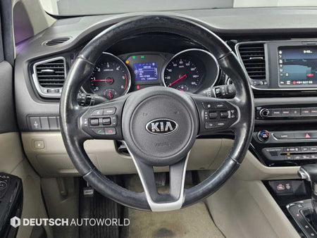 Kia Carnival — photo 13