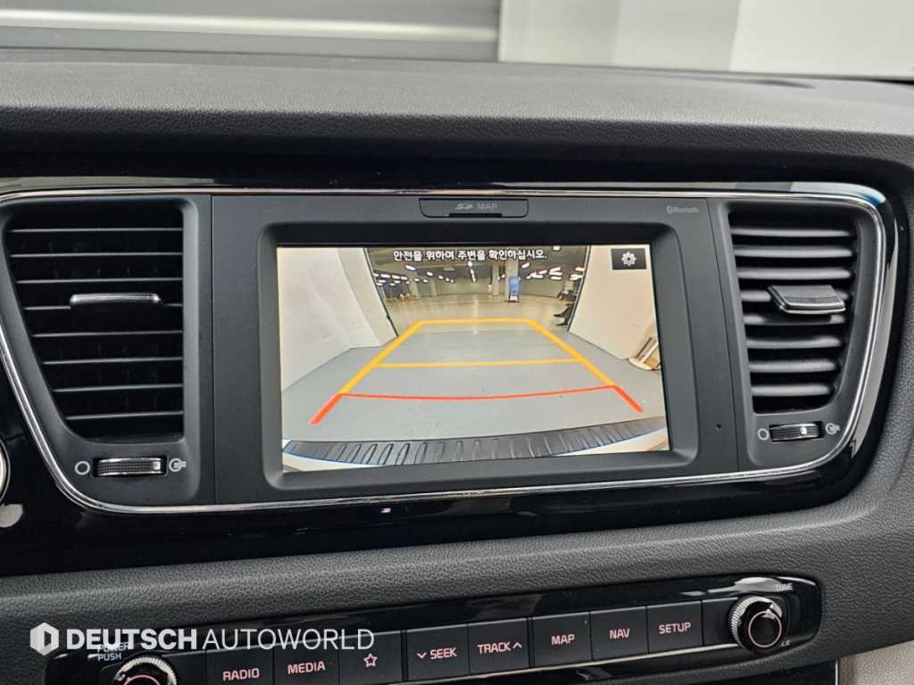 Kia Carnival — photo 15