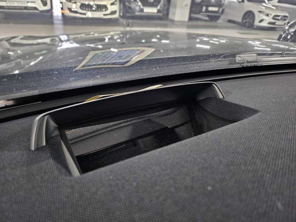 Mercedes-Benz S-Class — photo 07