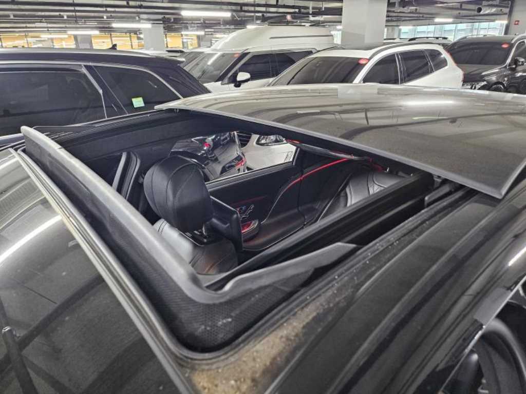 Mercedes-Benz S-Class — photo 17