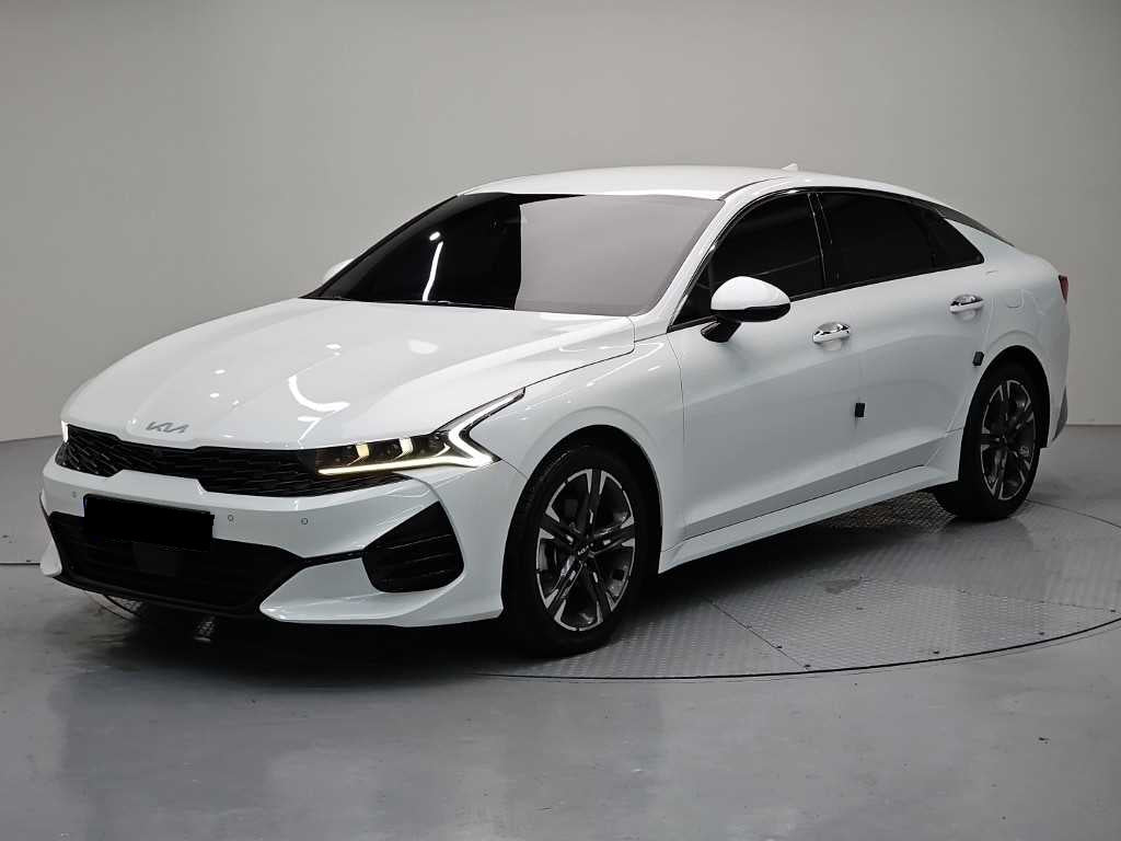 Kia K5 — photo 01