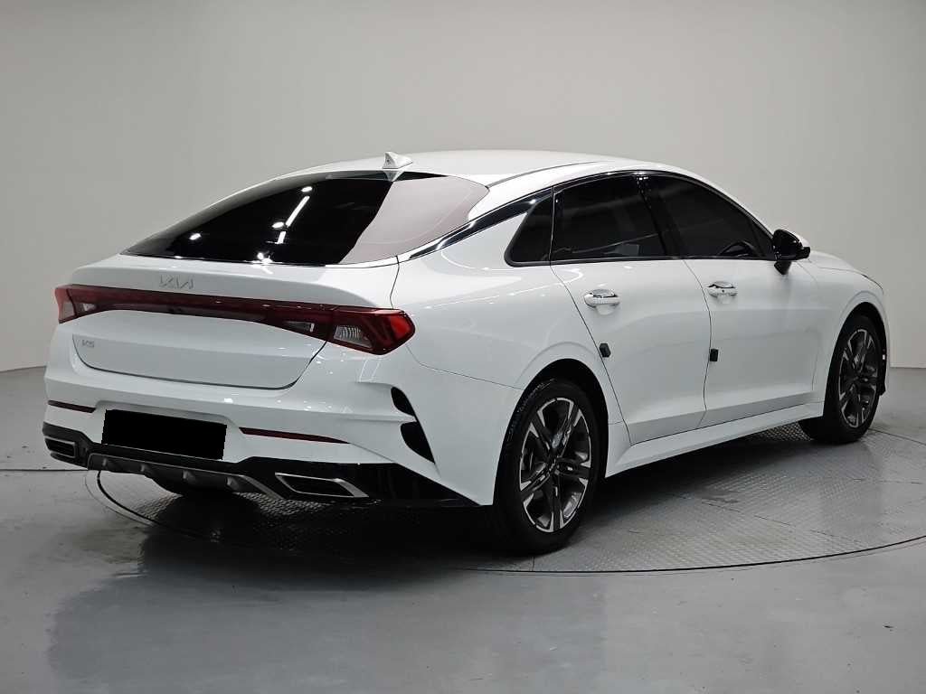 Kia K5 — photo 04