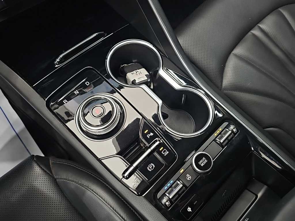 Kia K5 — photo 08