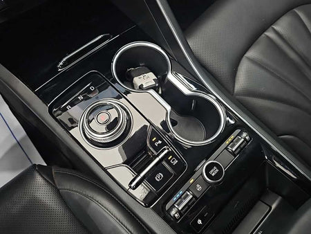 Kia K5 — photo 08