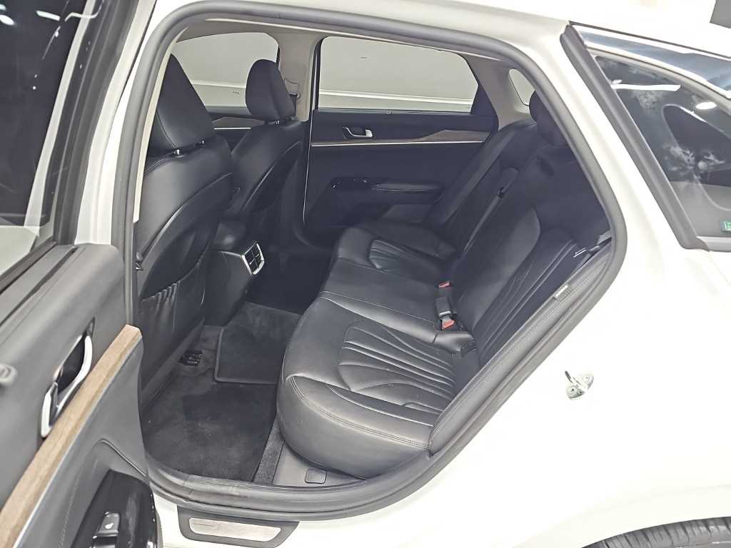 Kia K5 — photo 12