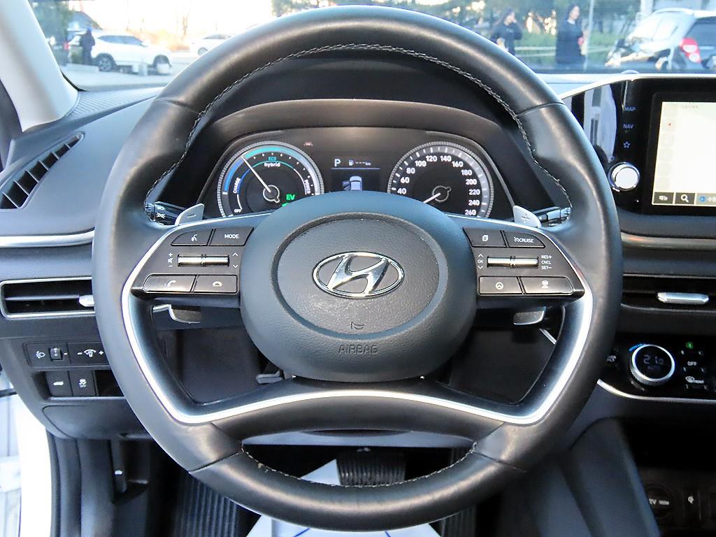Hyundai Sonata — photo 08