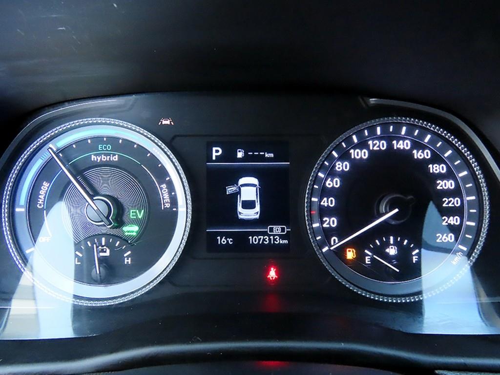 Hyundai Sonata — photo 09
