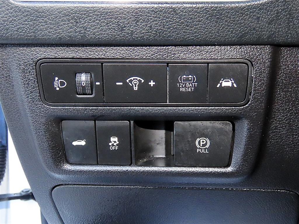 Hyundai Sonata — photo 12