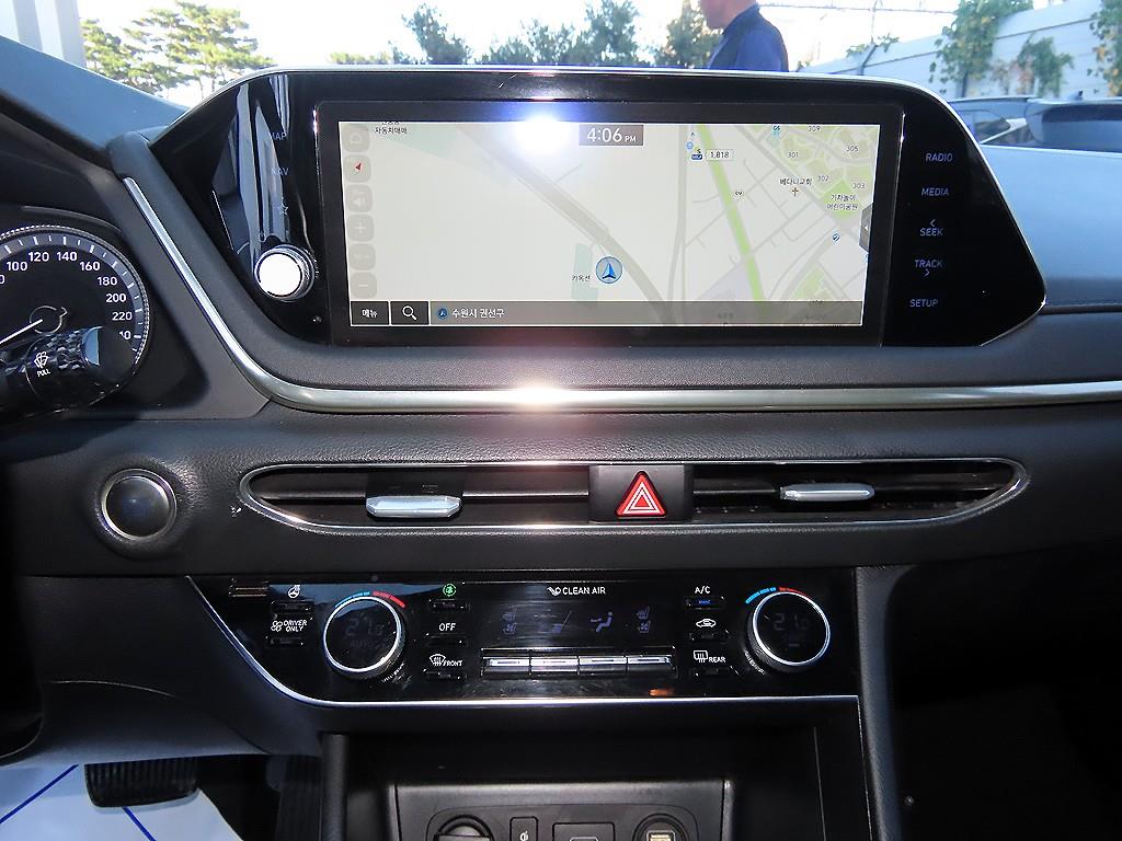 Hyundai Sonata — photo 14