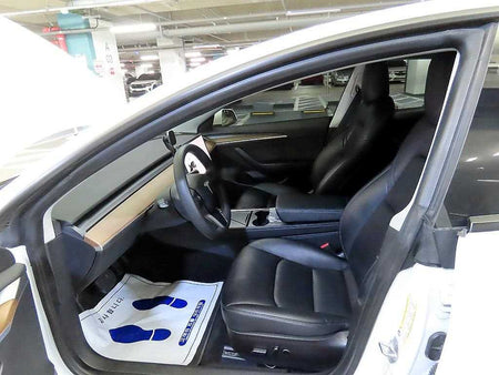 Tesla Model 3 — photo 06