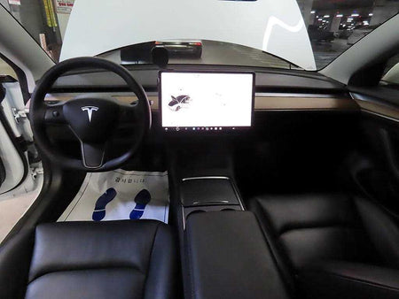 Tesla Model 3 — photo 10