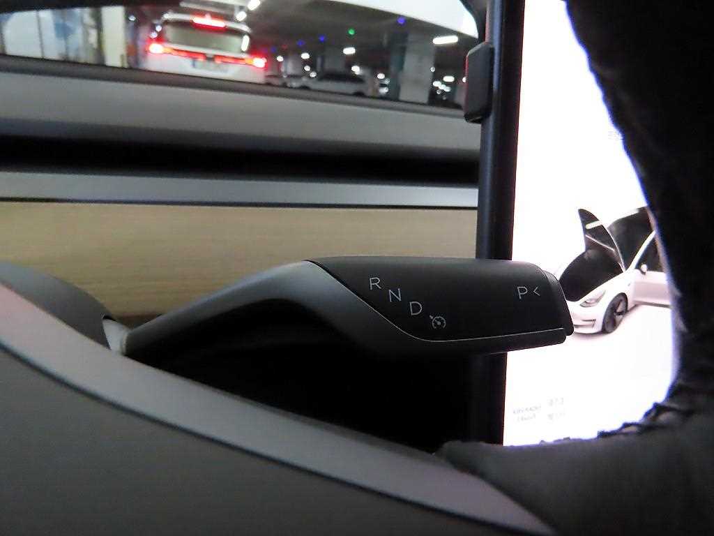 Tesla Model 3 — photo 12