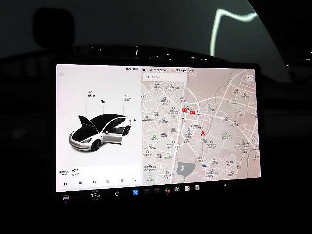 Tesla Model 3 — photo 13