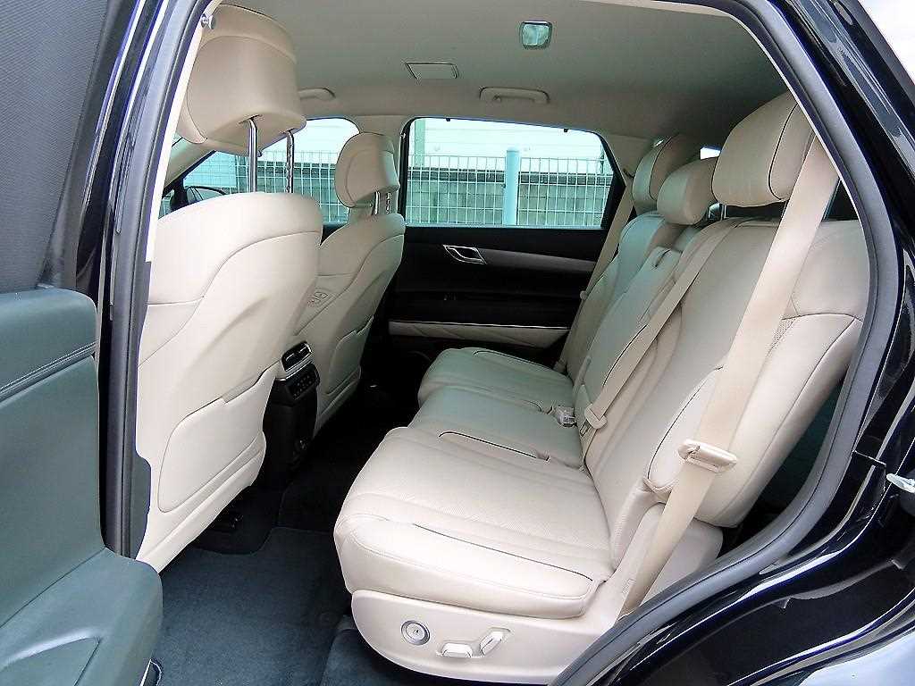 Genesis GV80 — photo 06