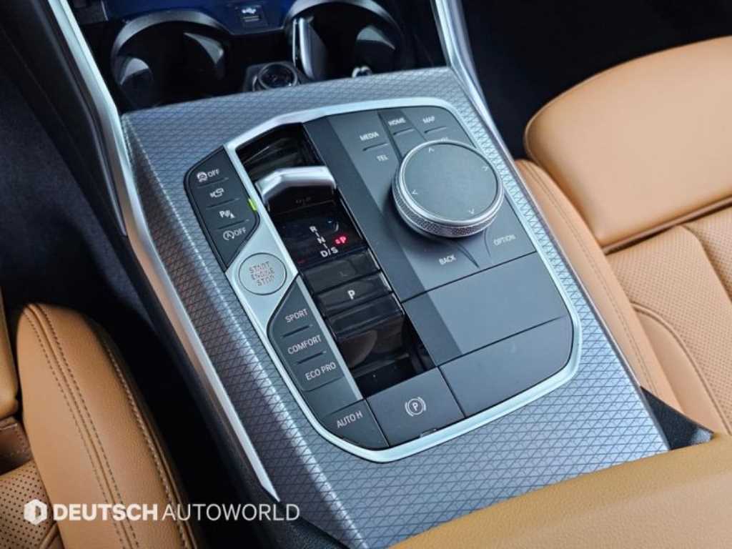BMW 3-Series — photo 09