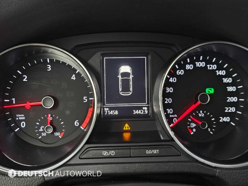 Volkswagen Polo — photo 08