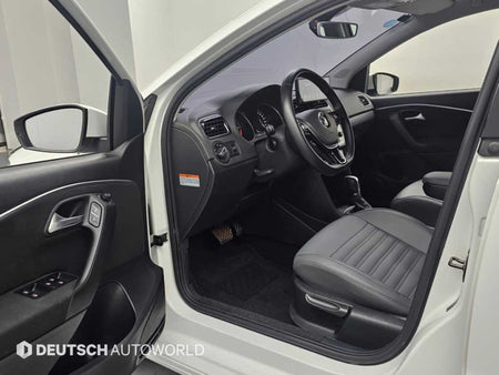 Volkswagen Polo — photo 11