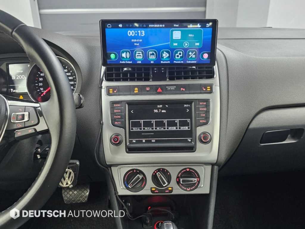 Volkswagen Polo — photo 14