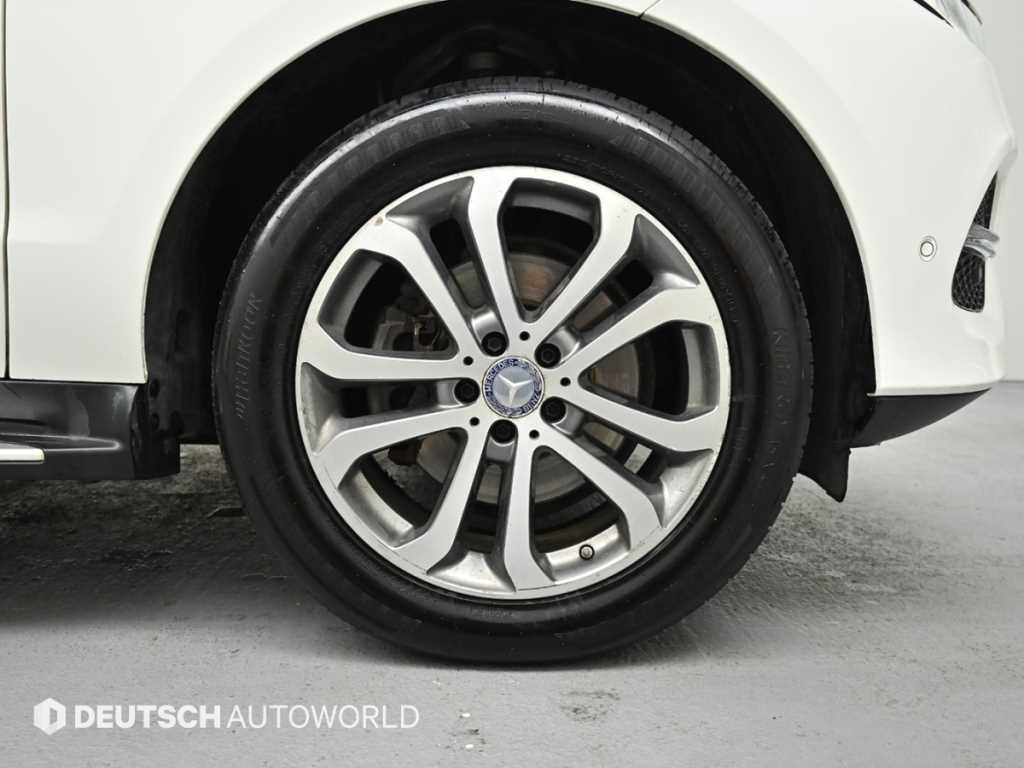 Mercedes-Benz GLE-Class — photo 05