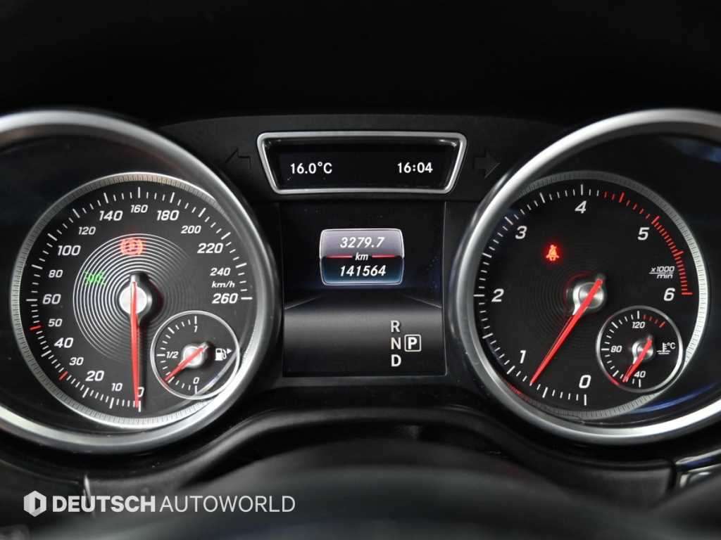 Mercedes-Benz GLE-Class — photo 08
