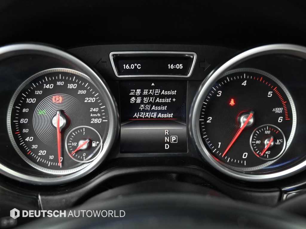 Mercedes-Benz GLE-Class — photo 17