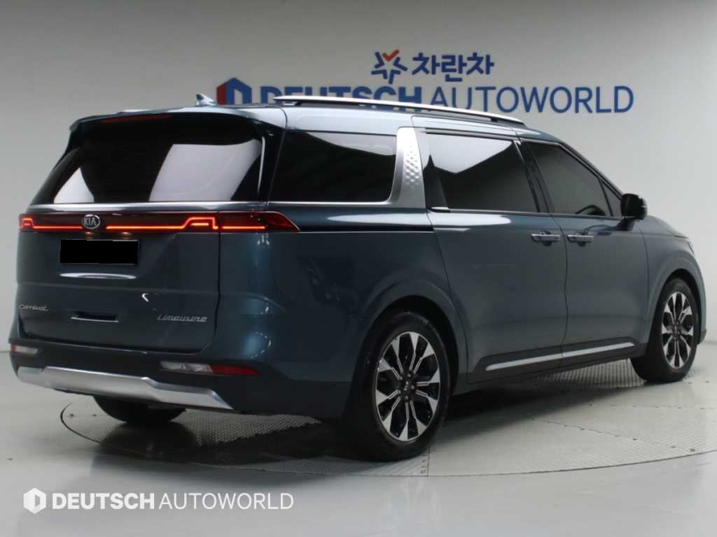 Kia Carnival — photo 02