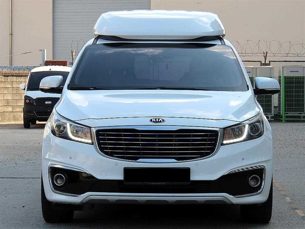 Kia Carnival — photo 01