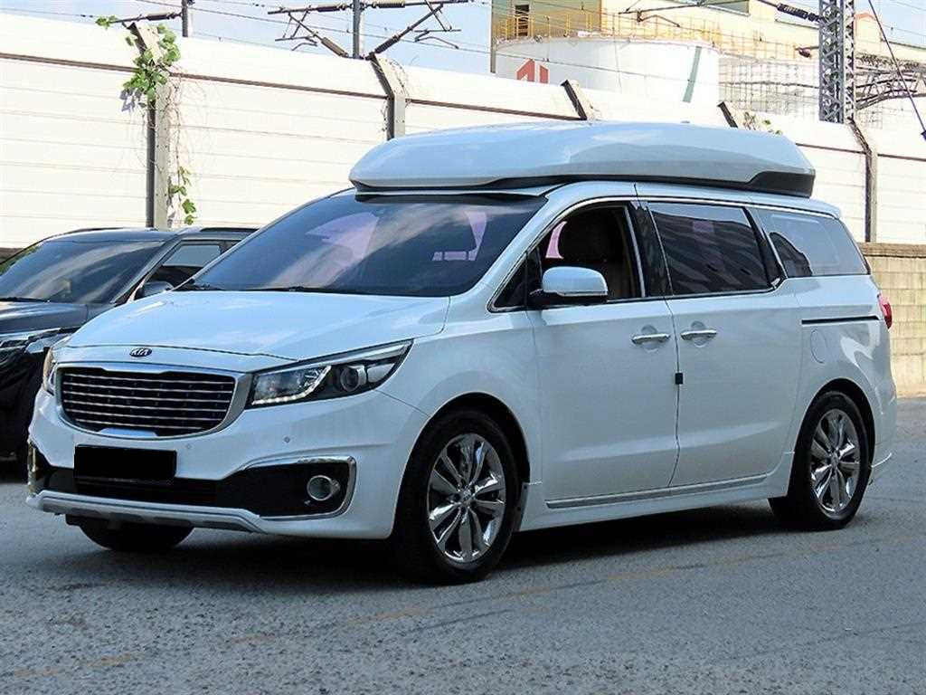 Kia Carnival — photo 02